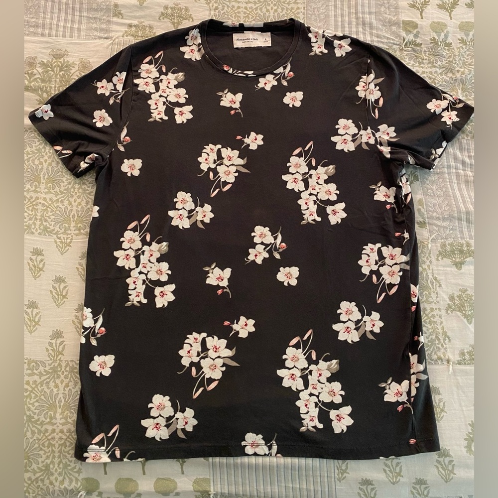 Black t-shirt with floral design from A&F, L
